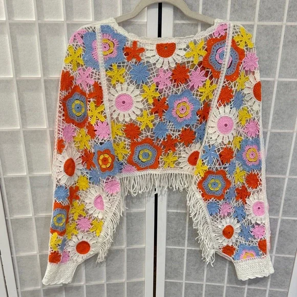 House of Harlow Crochet Floral Fringe Top in White with Multicolor Flowers NWT - Picture 6 of 6